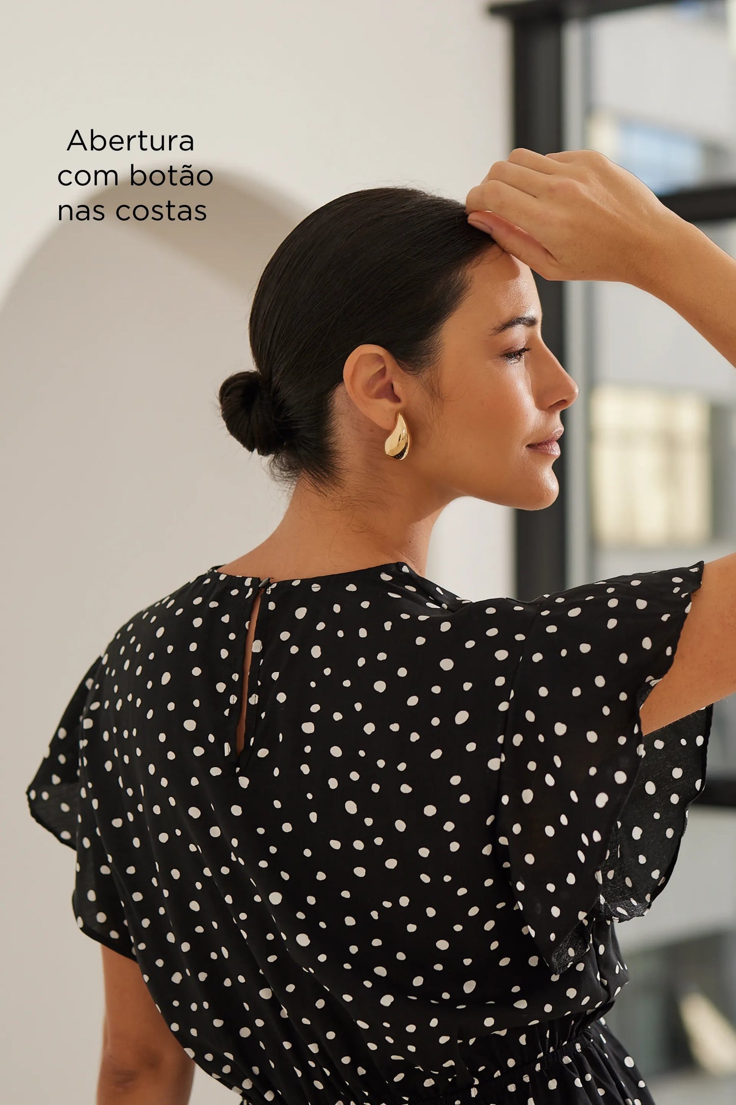 VESTIDO GESTANTE E AMAMENTAÇÃO CURTO COM BABADOS SEM MANGAS