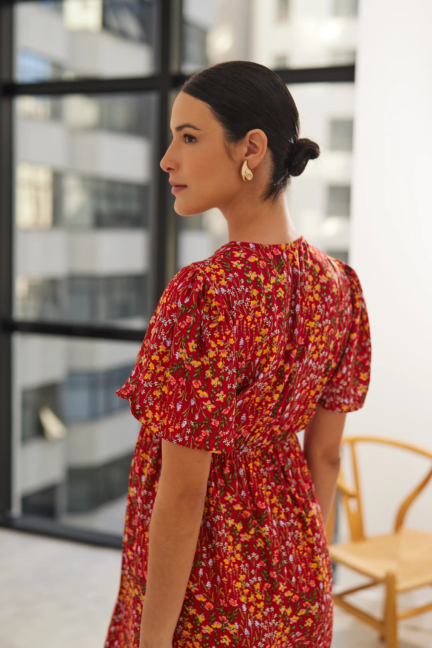 VESTIDO GESTANTE E AMAMENTAÇÃO ENVELOPE CURTO ESTAMPADO