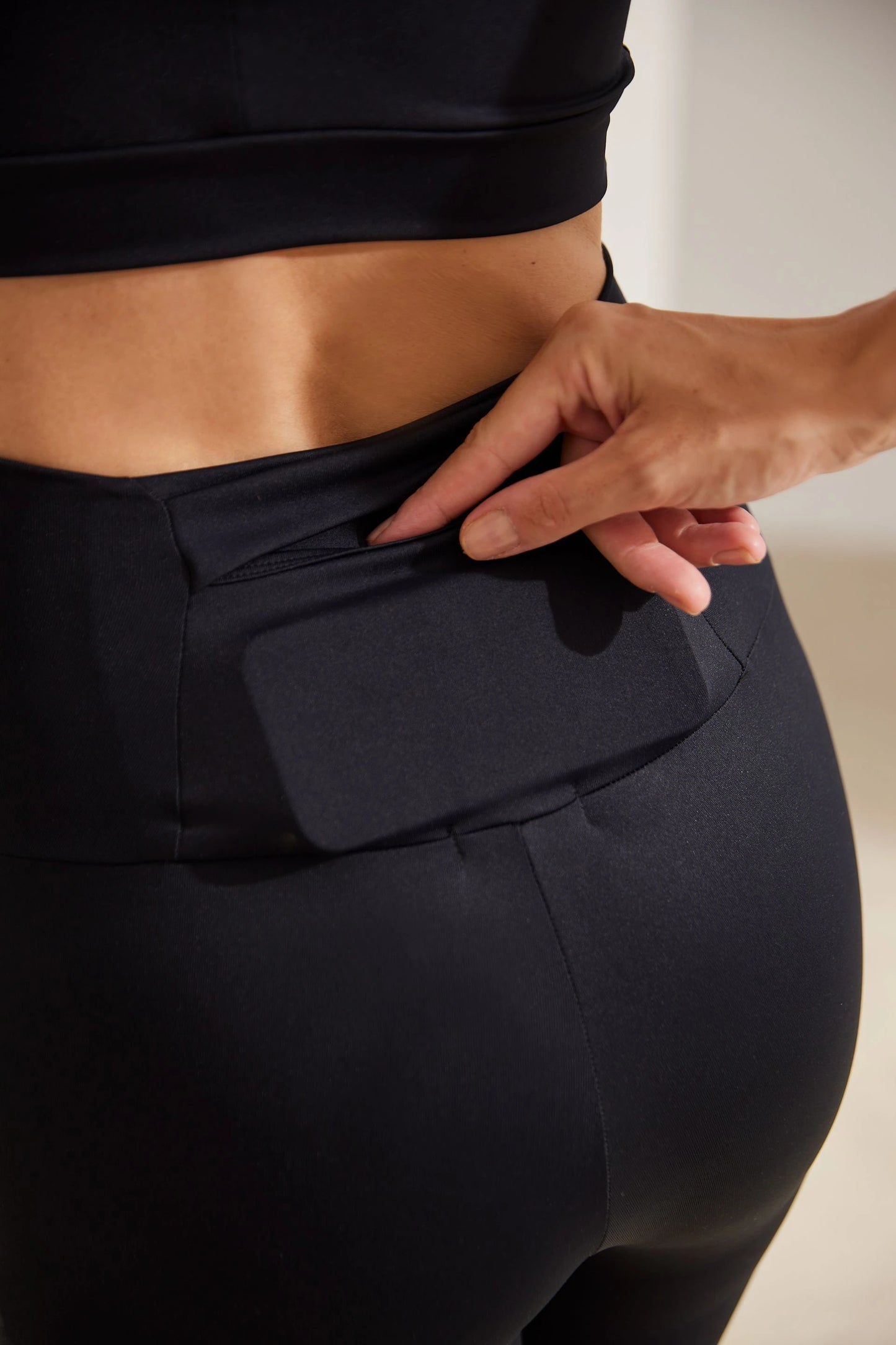 BERMUDA FITNESS COM FIO LYCRA® ADAPTIV GESTANTE E PÓS-PARTO