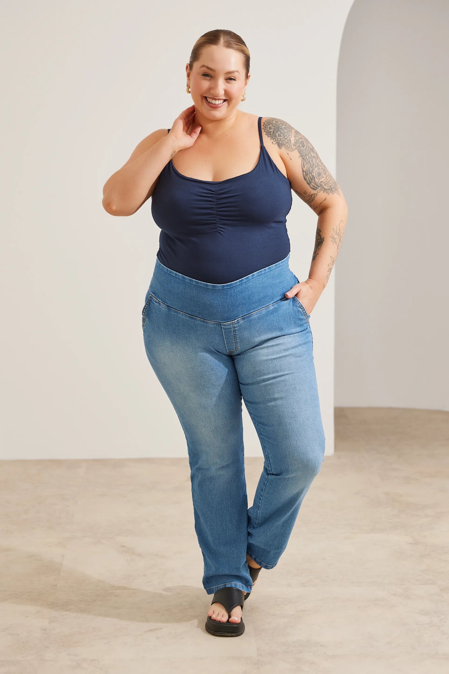 CALÇA JEANS GESTANTE E PÓS-PARTO RETA