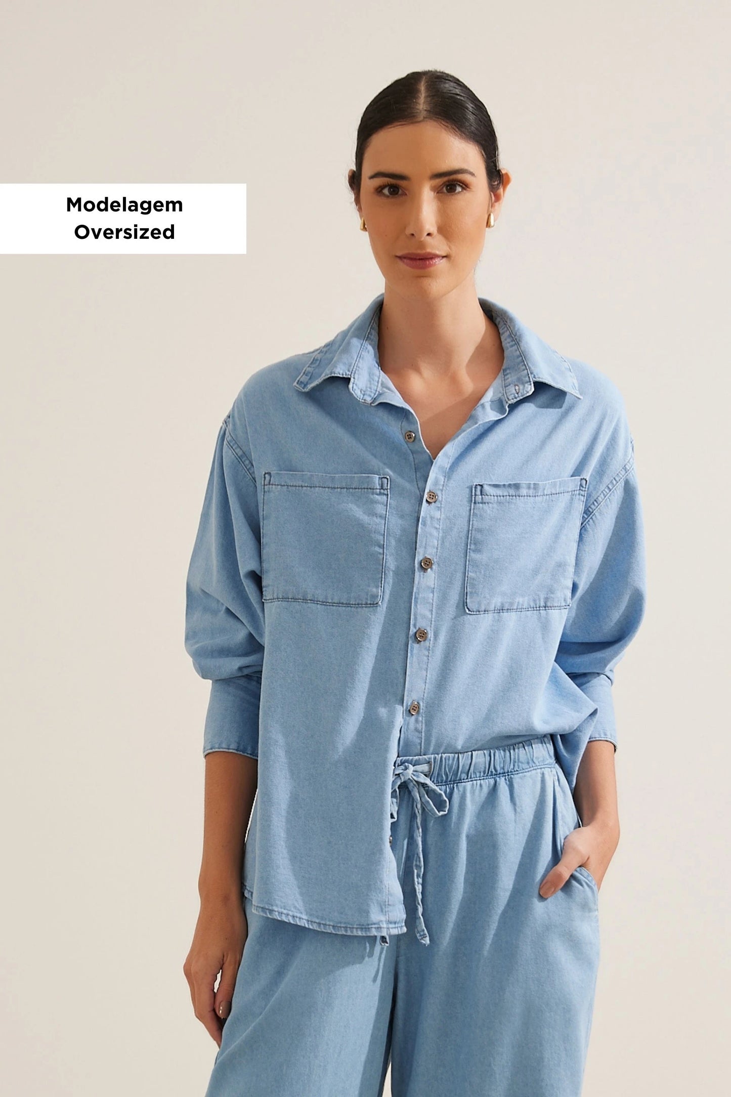 CAMISA JEANS LEVE COM BOLSO GESTANTE E AMAMENTAÇÃO