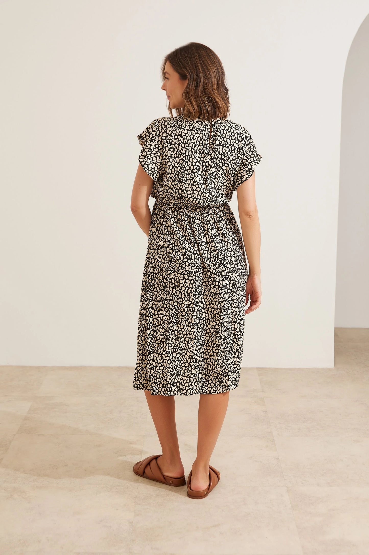 VESTIDO COM BABADOS MIDI GESTANTE E AMAMENTAÇÃO
