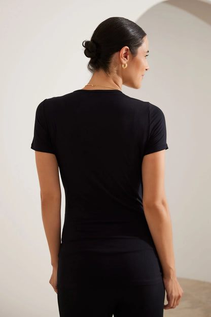 BLUSA DECOTE CRUZADO COM DRAPEADOS