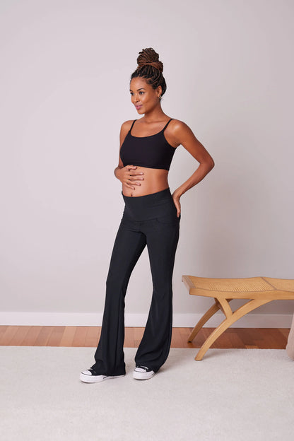 CALÇA GESTANTE BOOTCUT CANELADA