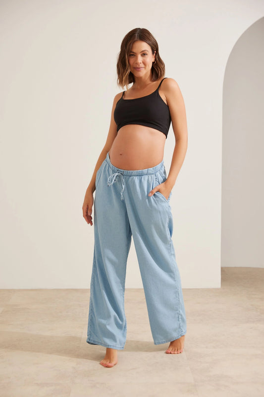 CALÇA JEANS LEVE COM BOLSO GESTANTE E PÓS-PARTO