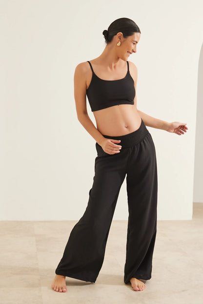 CALÇA GESTANTE E PÓS-PARTO SOLTINHA COM LASTEX